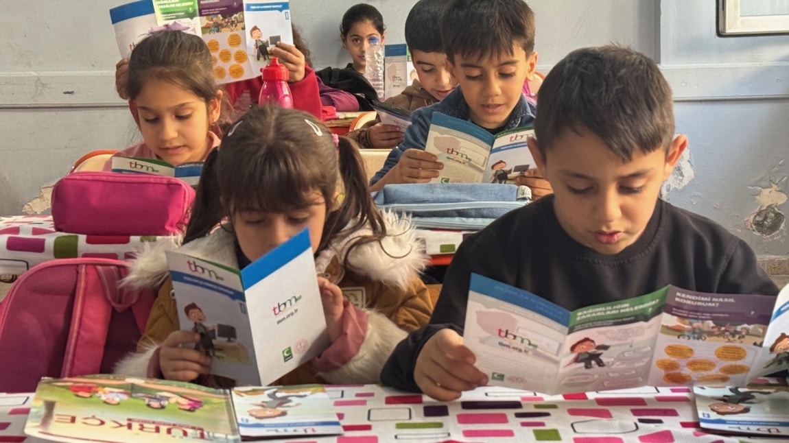 Yeşilay Haftası Kapsamında Öğrencilerimize Sağlıklı Yaşam ve Bağımlılık Eğitimi Verildi
